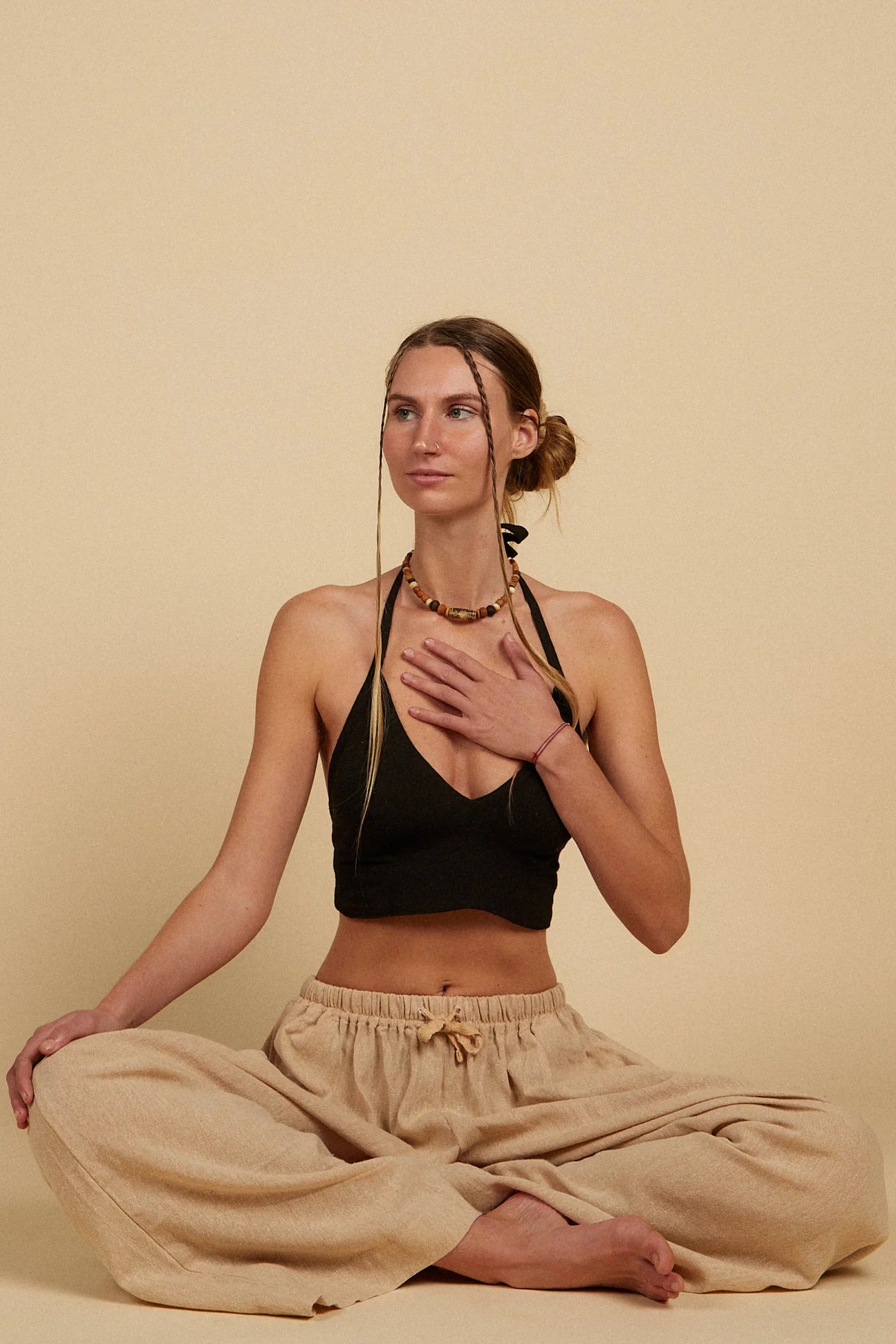 HONEY HALTER TOP - BLACK