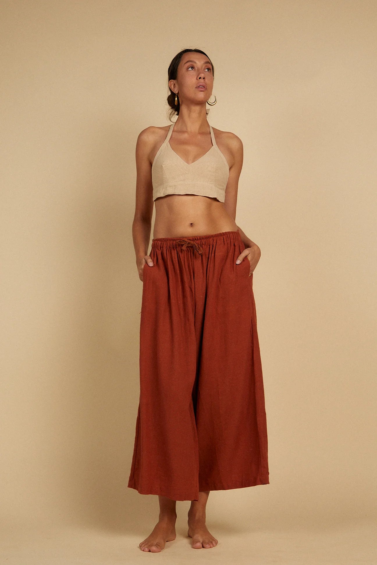 HONEY HALTER TOP - BLACK