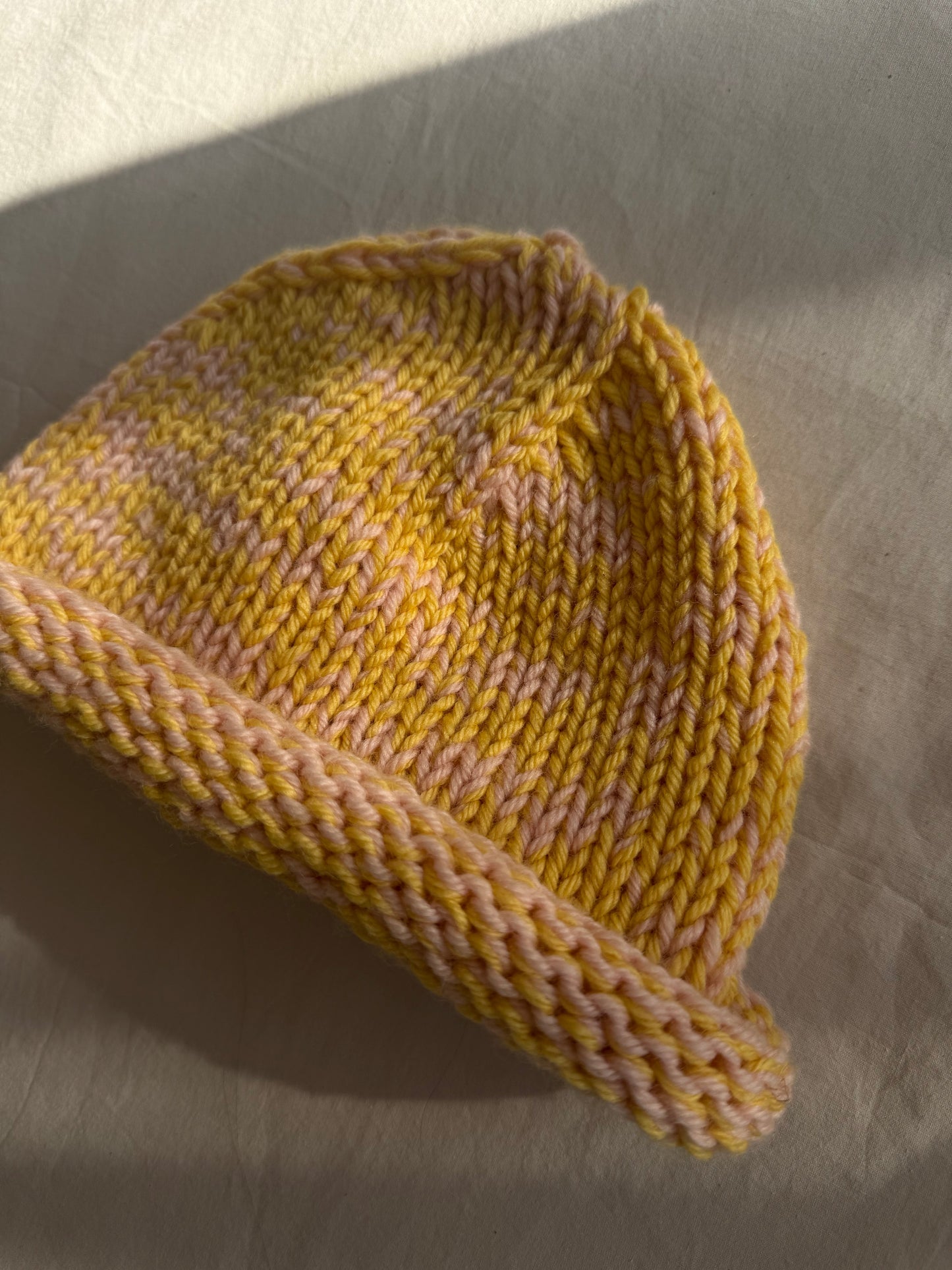 Beam Beanie - Goldenrose (size 8-11)